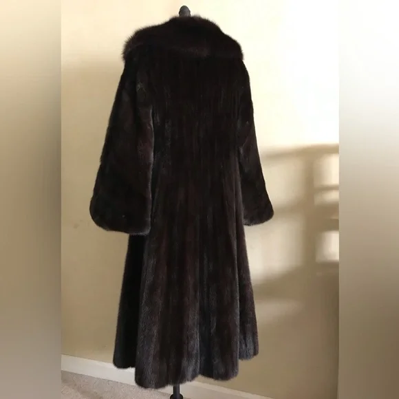 Vintage Genuine Mink Fur Coat - Picture 6 of 13